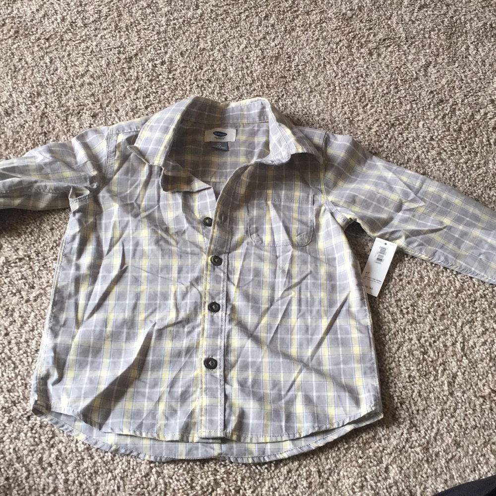 Old navy boys button down dress shirt. NWT